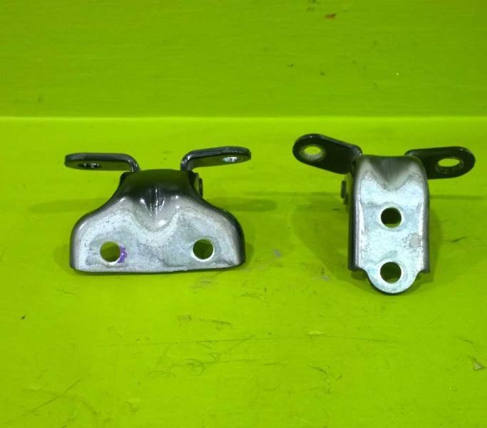 18 19 20 21 22 23 RIO DRIVER LEFT REAR UPPER & LOWER DOOR HINGE OEM 3473-40