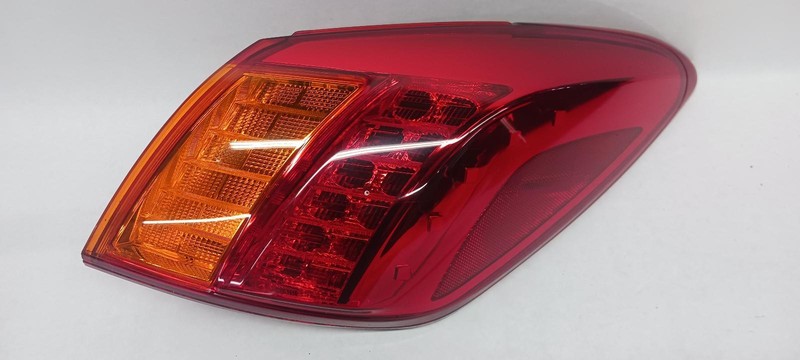 09-'10 NISSAN MURANO Right passenger Taillight quarter mounted OEM