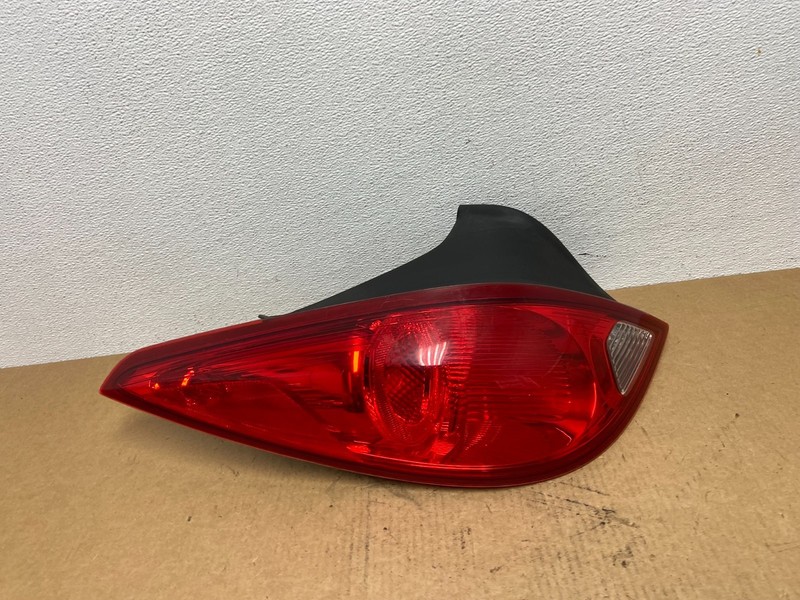 2006 - 2009 Pontiac G6 Coupe Left Driver LH Side Tail Light OEM AC1832 DG