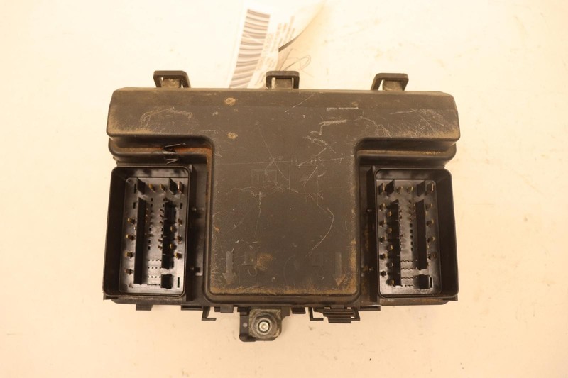 2015-2016 FORD FUSION 2.0L ENGINE POWER JUNCTION FUSE BOX BLOCK W/O BLIND OEM
