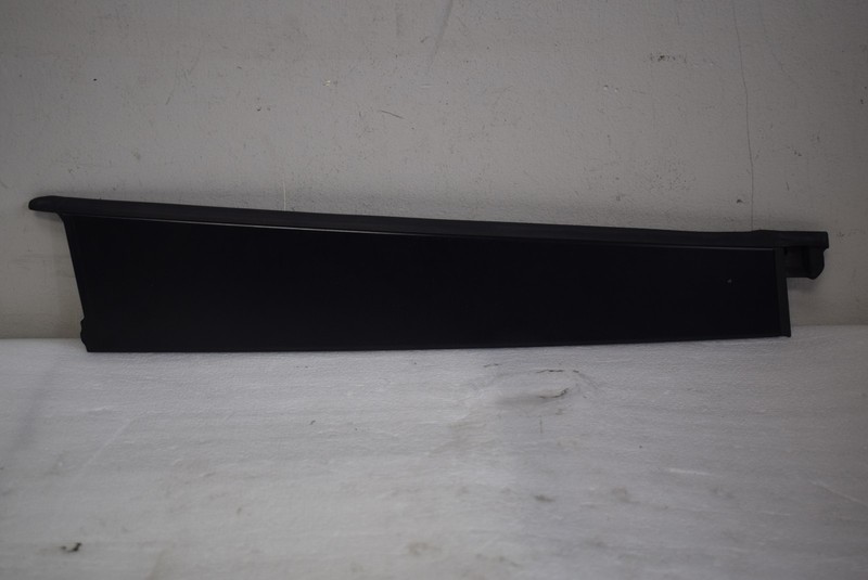 2006-2010 MERCEDES ML350 ML450 ML320 ML550 REAR RIGHT WINDOW FRAME MOLDING OEM