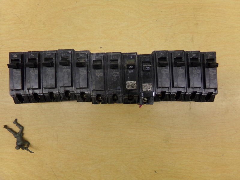 GE Circuit Breaker THQL 20A 1-Pole, Lot of 13 *FREE SHIPPING*