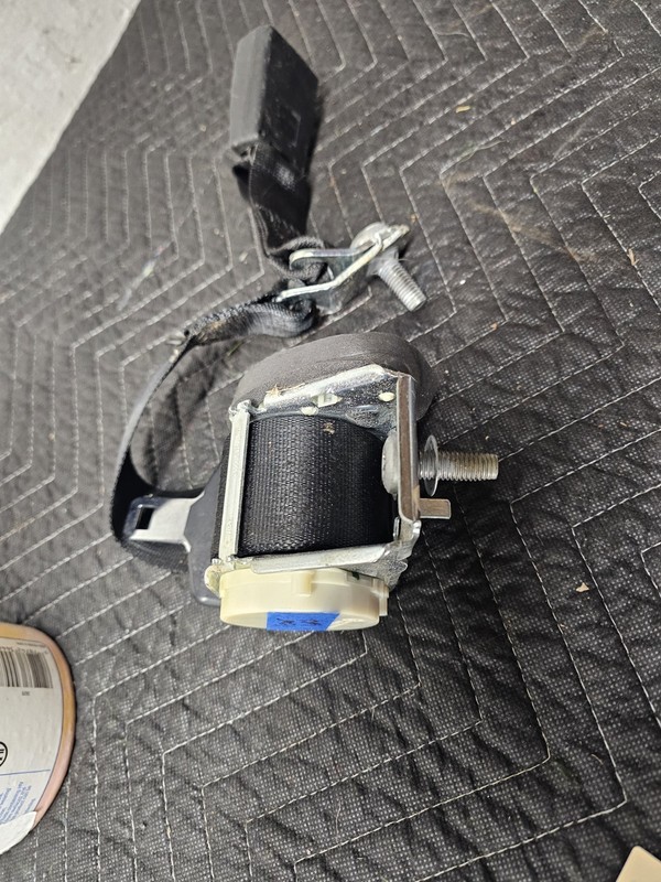 Right Passenger Rear Seat Belt Retractor 2011-2019 Ford Fiesta Sedan