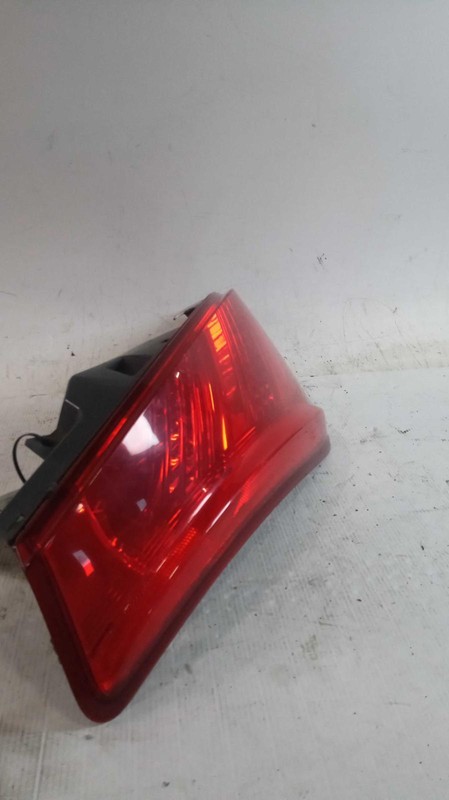 2003-2005 Nissan Murano Left Tail Light Assembly Orange OEM Used 17128