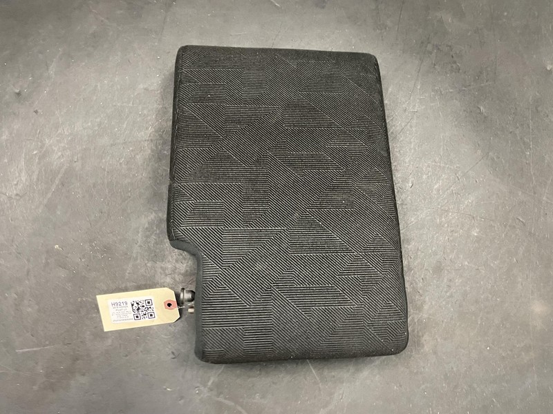 2nd Row Rear Seat Armrest 2019 Honda Pilot 81780-TG7 2016 2017 2018 2020 2021