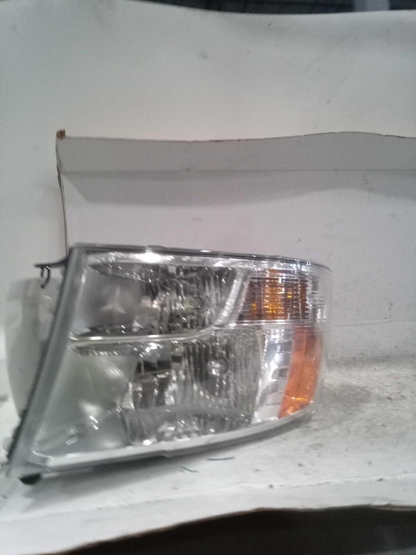 2016 RAM DODGE 1500 Pickup Left Headlight Assembly Blue 126K Miles 197531