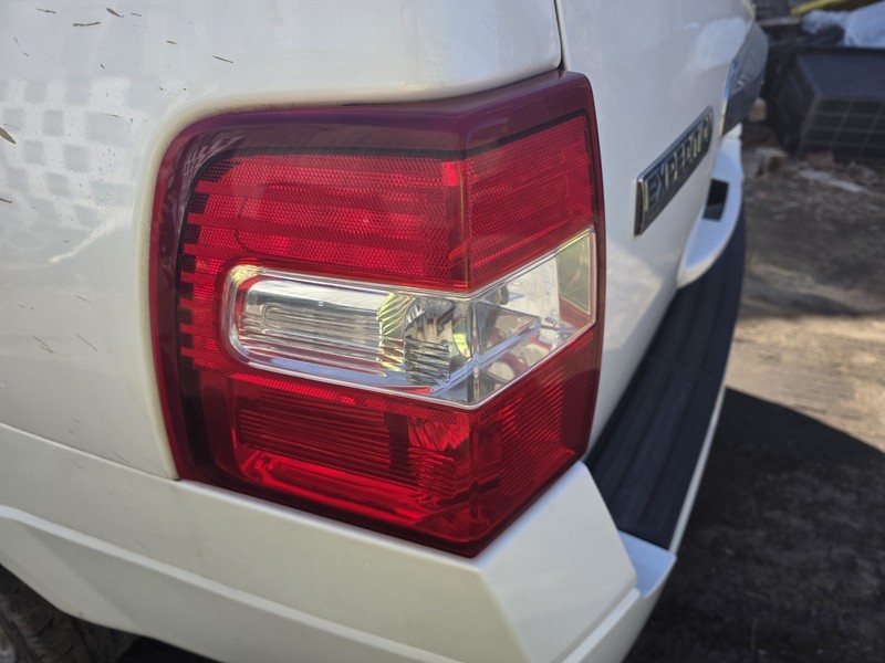 2007-2017 Ford Expedition Rear Driver Left Tail Light Tail lamp Oem Tested