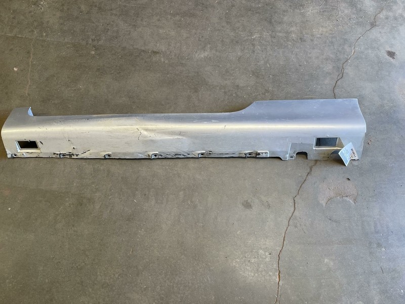 08-15 AUDI TT MK2 LEFT DRIVER SIDE ROCKER PANEL MOLDING OEM DAMAGED