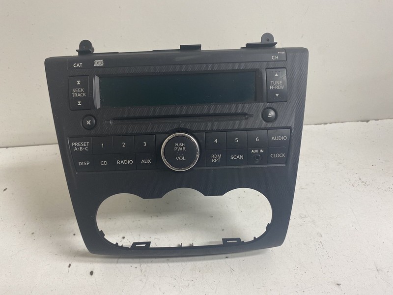 2008-2009 Nissan Altima Sedan Single CD Disc Radio Stereo CD Player AMFM Tuner