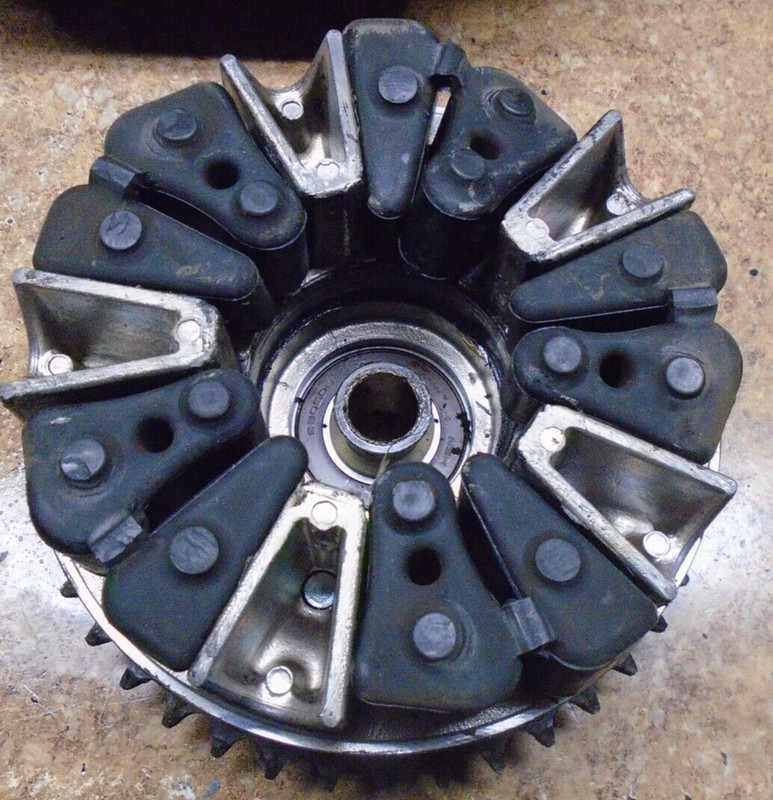 1998 Honda Magna VF750 VF 750 C2 VF750C Rear Chain Sprocket Drive Gear Back Cush
