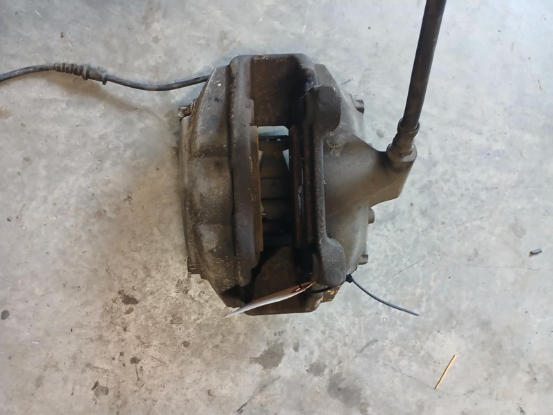 2001 - 2007 MERCEDES BENZ Brake Disc Brake Caliper Piston Right RH C230 RWD
