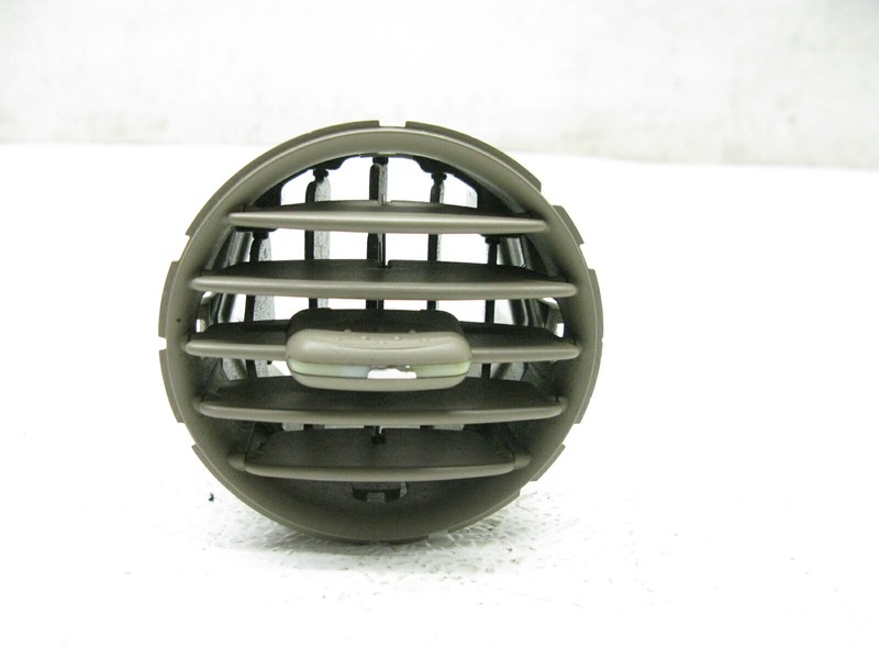 03-09 MERCEDES W209 CLK500 CLK320 CLK350 CLK550 DASH AIR VENT LEFT or RIGHT 110R