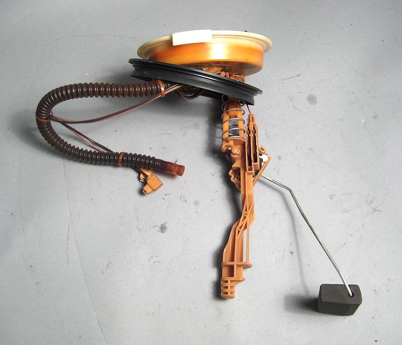 BMW E39 Factory Right Fuel Level Sender Sensor 525i 530i 540i 1997–2003 OEM USED
