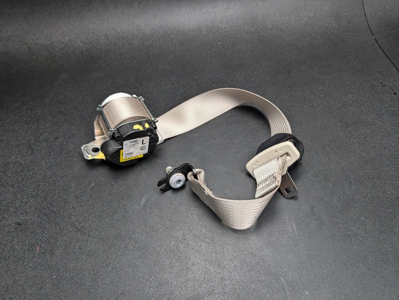 Rear Left Seat Belt Retractor 2022 Buick Envision 84887990 2021 2023
