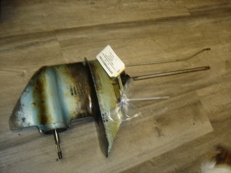 1978 Evinrude 15hp model 15854b lower unit electric start boat motor part
