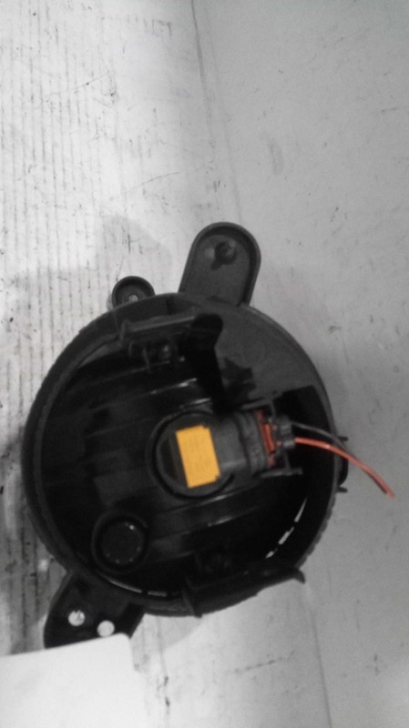 2016 KIA Soul Left Fog Light Assembly White OEM 420275 52K Miles