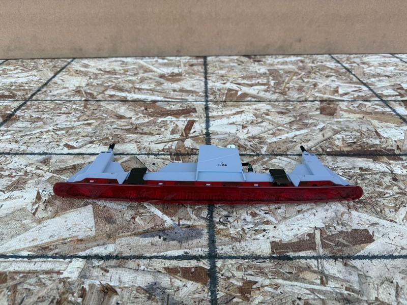 NISSAN 370Z 2009-2021 COUPE OEM 3RD THIRD BRAKE STOP LIGHT LAMP ASSEMBLY