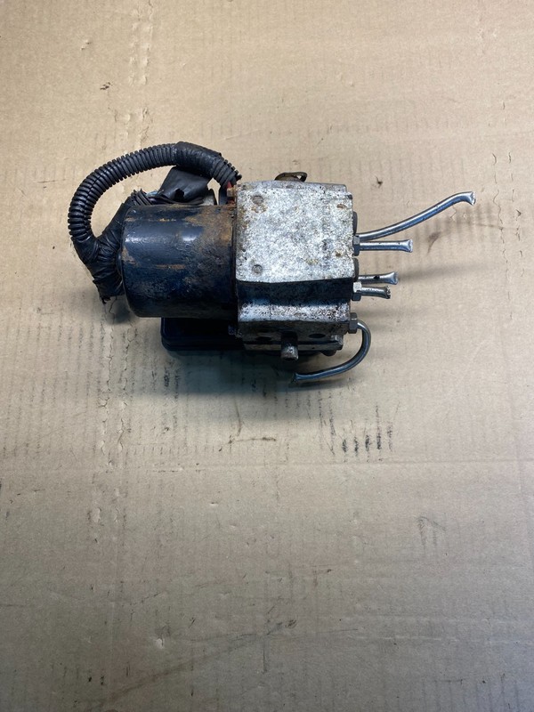 2003 - 2005 Chevrolet Silverado GMC Sierra ABS Anti-Lock Brake Module ab7387 DG