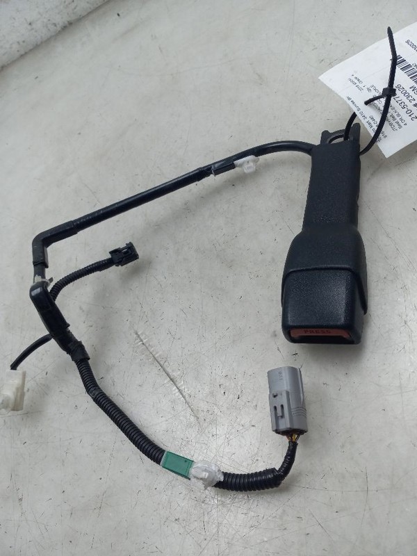 16-19 TOYOTA MIRAI DRIVER SIDE FRONT SEAT BELT BUCKLE
