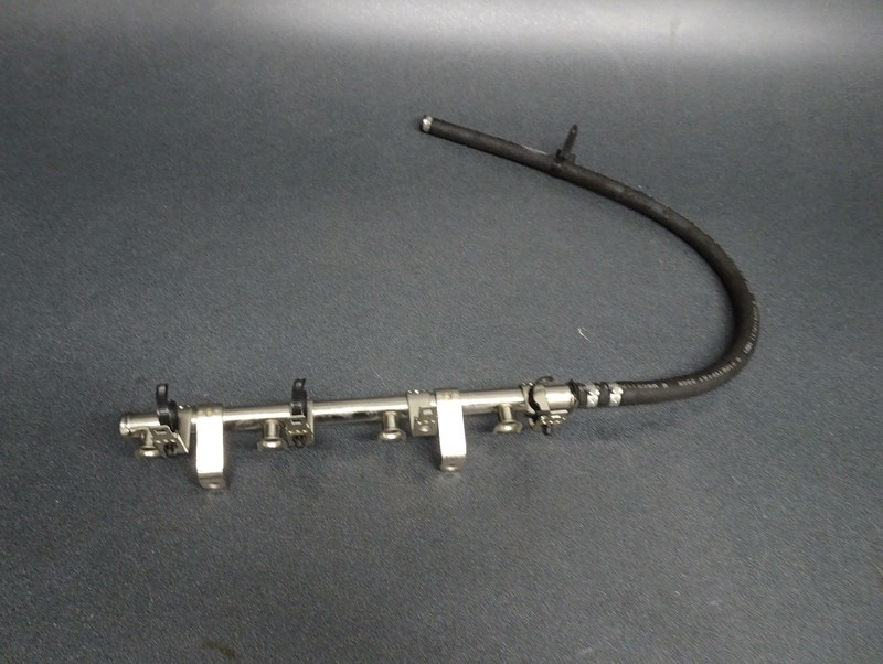 Yamaha OEM Fuel Rail 6d3-12880-00-00 Freshwater