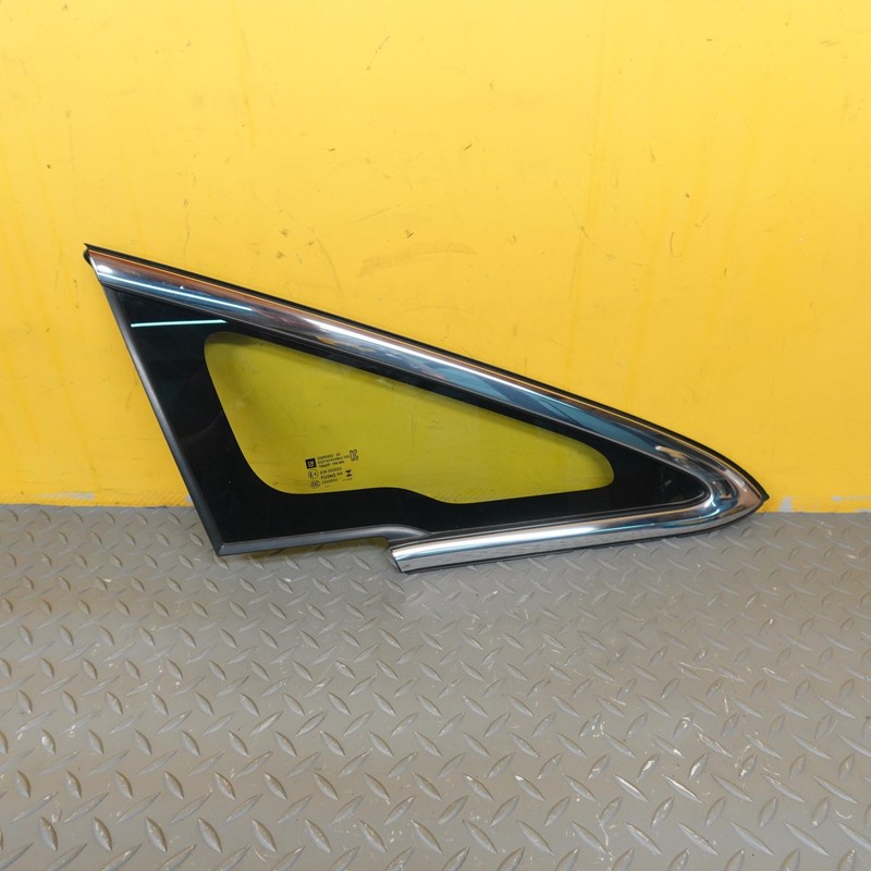 2017-2023 CHEVROLET BOLT EV RIGHT WINDSHIELD GLASS PILLAR MOUNTED OEM 581600
