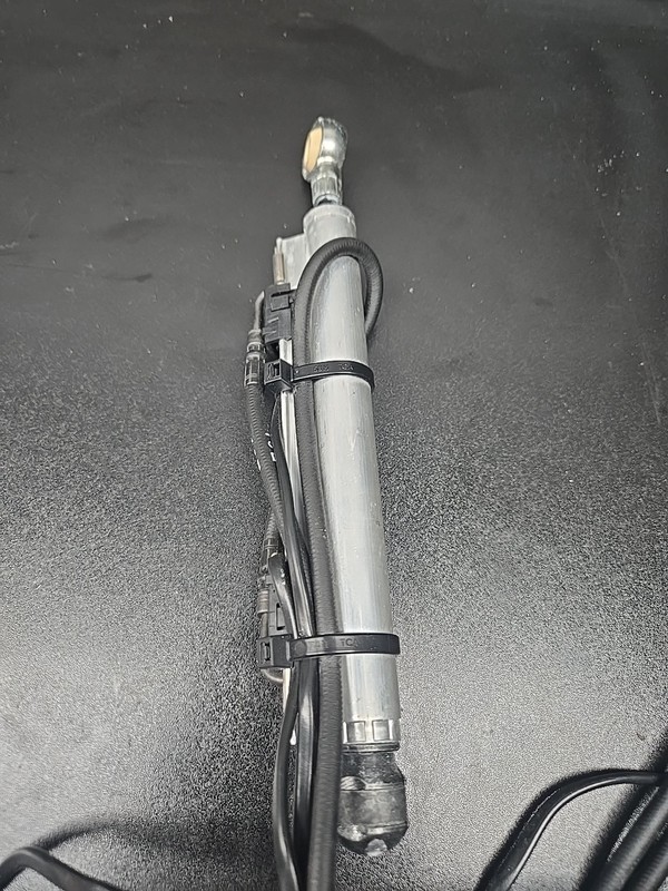🌌54377183320; BMW 328i E93 OEM Right Convertable Top Lift Cylinder 2007-13🌌