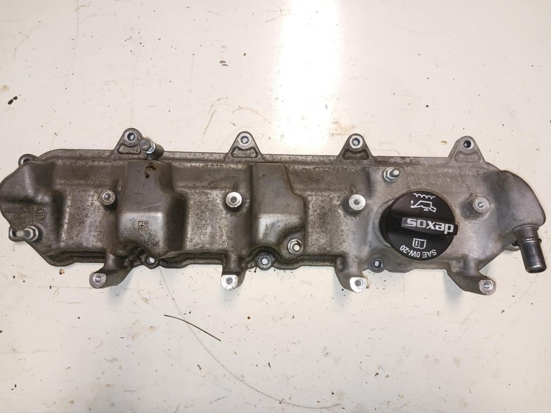 15 CHEVROLET TAHOE left driver Valve Cover 5.3L OEM 6 Month Warranty!