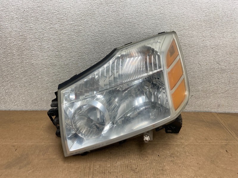 2004 to 2007 Nissan Armada Left Driver Lh Side Headlight Halogen Y5790 DW