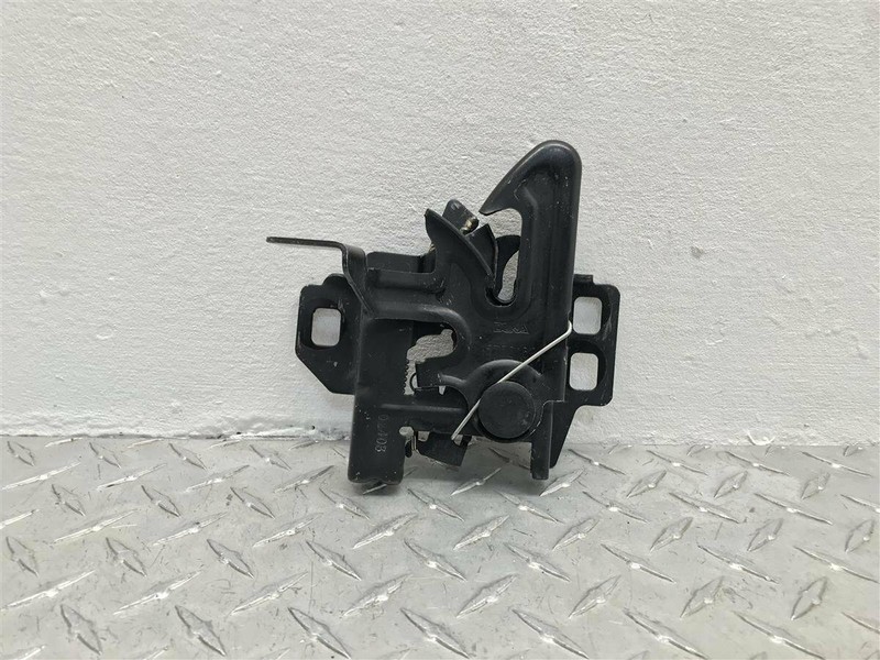 00-06 GMC YUKON TAHOE SIERRA SILVERADO 1500 HOOD LATCH OEM 15756432