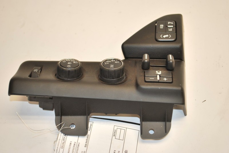 2015-2019 GMC YUKON XL HEADLIGHT FOG DIMMER TRANSFER CASE TRACTION SWITCH OEM