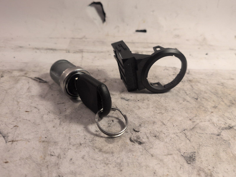 2003-2008 Ford Five Hundred 500 Ignition Cylinder Theft Immobilizer SET