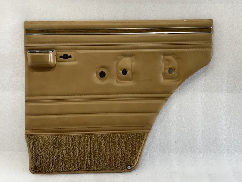 1986 1987 1988 1989 1990 1991 JEEP GRAND WAGONEER RIGHT REAR DOOR TRIM PANEL