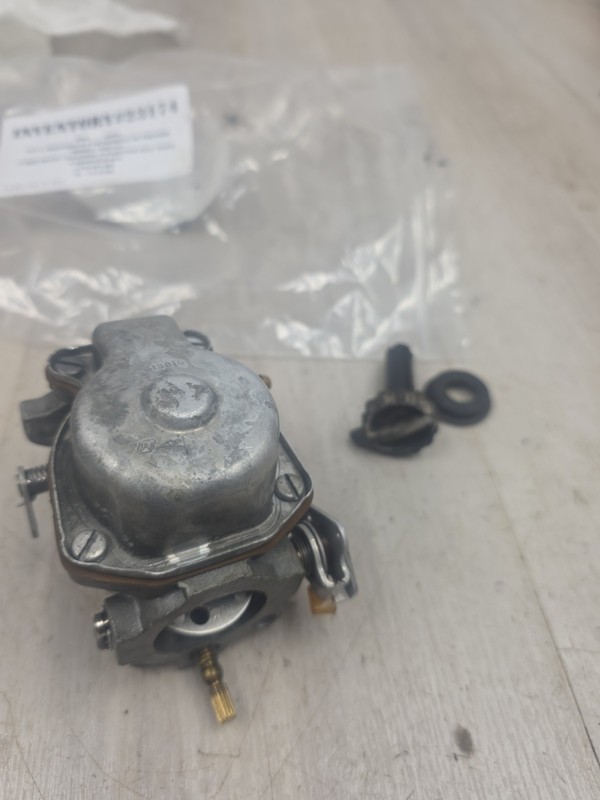 1975Johnson 9.9 Seahorse 10r75c Carburetor Untestedboat motor part