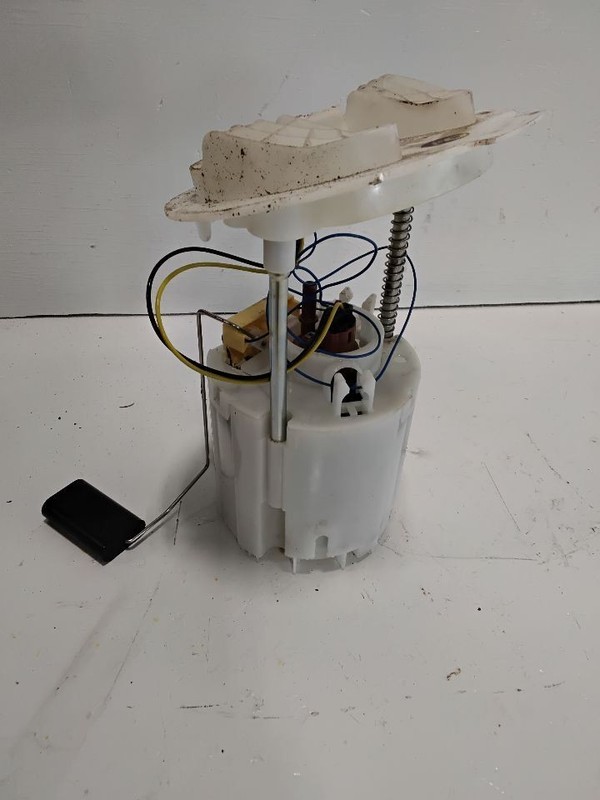 Driver Fuel Pump Assembly 2.7L RWD 18 Gallon Fits 05-10 300 3565384