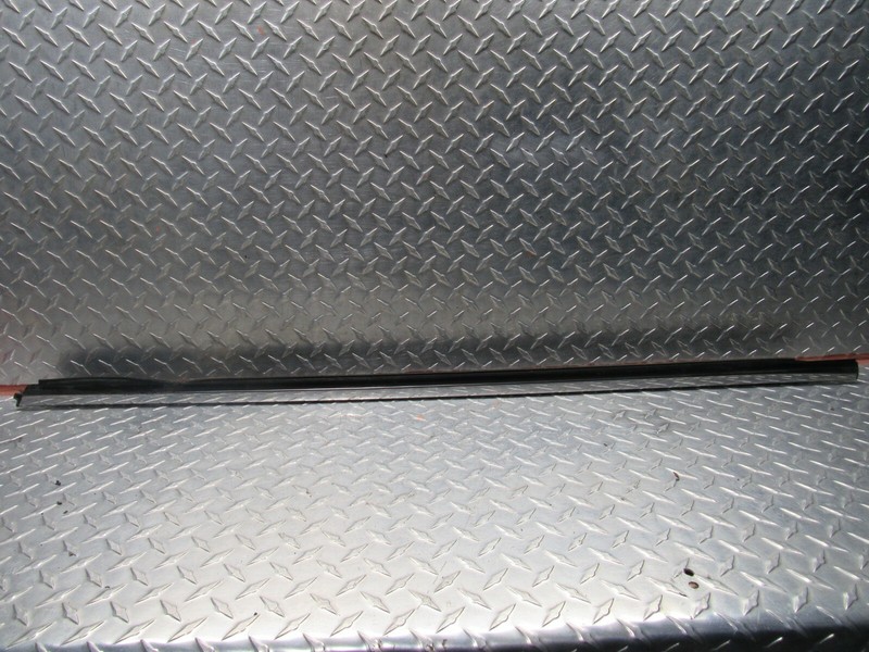 04 BUICK LESABRE LEFT FRONT DRIVER DOOR ADHESIVE MOLDING TRIM 3.8L LIMITED SEDAN