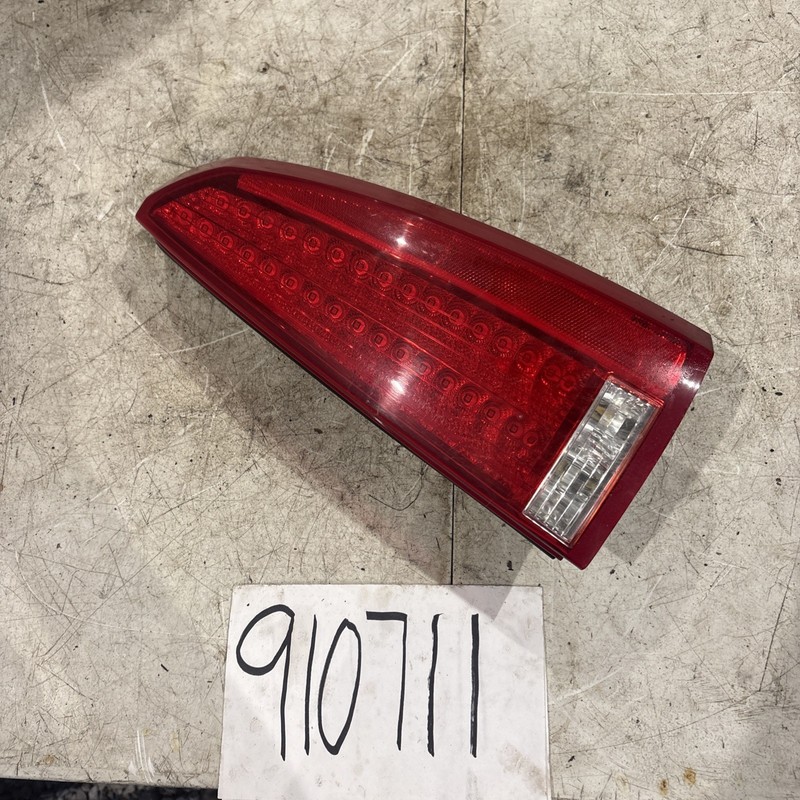 06-11 CADILLAC DTS PASSENGER RIGHT REAR TAILLIGHT BRAKE LAMP ASSEMBLY