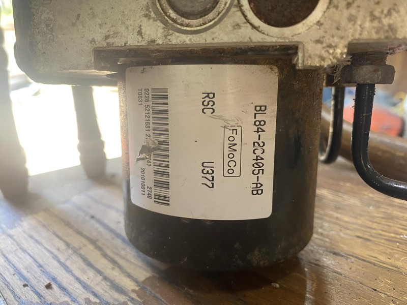 2010-2012 Ford Escape Mercury Mariner ABS Pump Module Assembly OEM