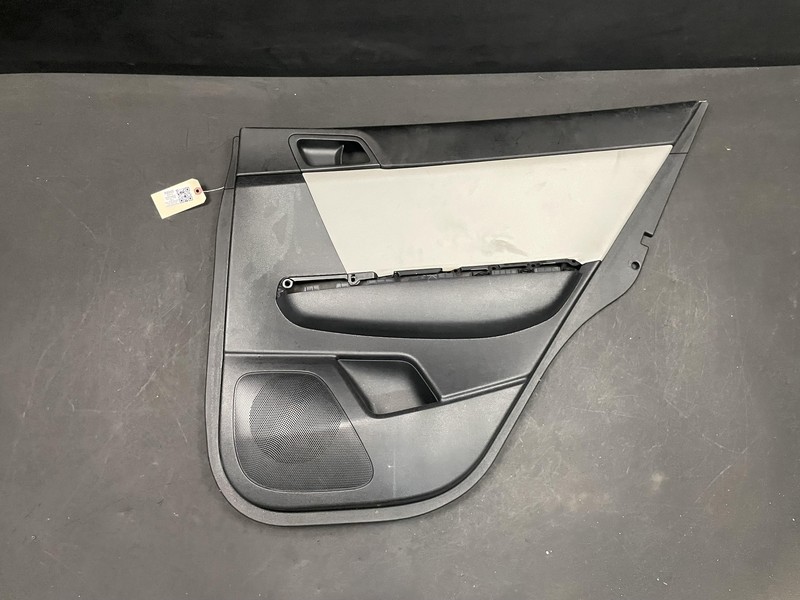 Rear Right Door Trim Panel 2018 Kia Sportage 83380-D9000 2017 2019