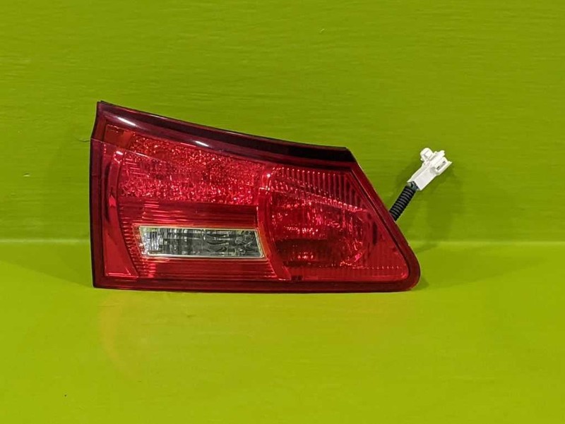 06 07 08 IS250 DRIVER LEFT LID MOUNT TAILLIGHT LAMP OEM 3861-49