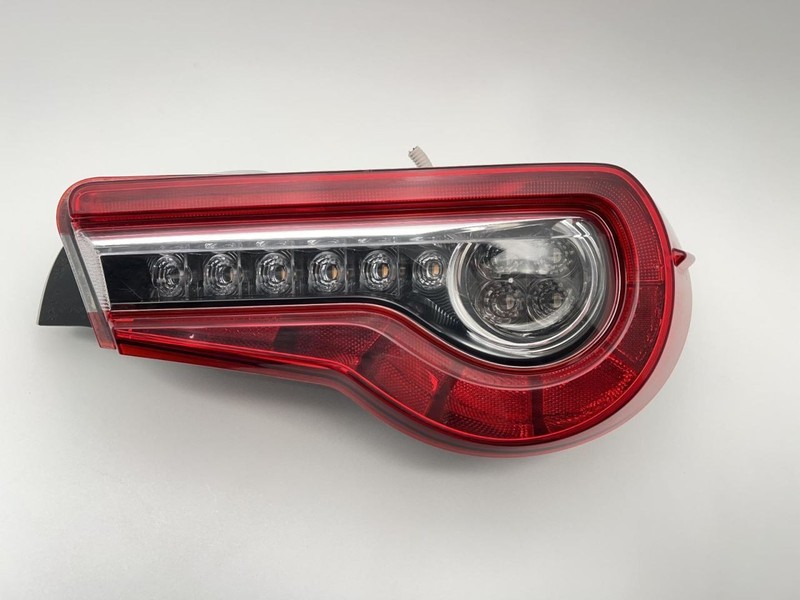 2017-2020 TOYOTA 86 RIGHT TAILLIGHT QUARTER MOUNTED 2.0L AT RWD 18K -BASE- 36950