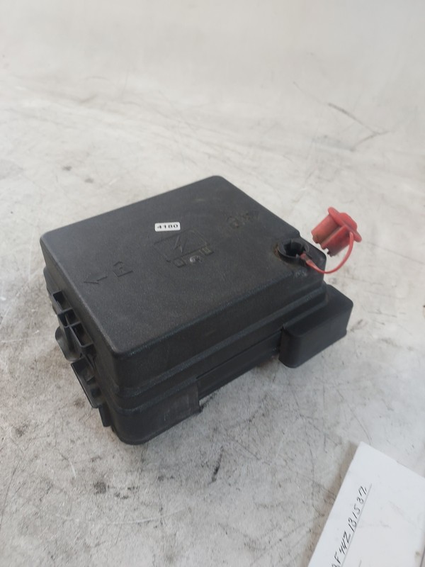 2004 SATURN Sedan ION ENGINE FUSE BOX oem
