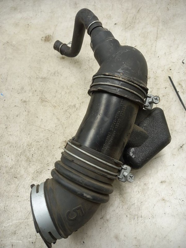 12 TOYOTA PRIUS 1.8L AIR INTAKE HOSE PLUG-IN