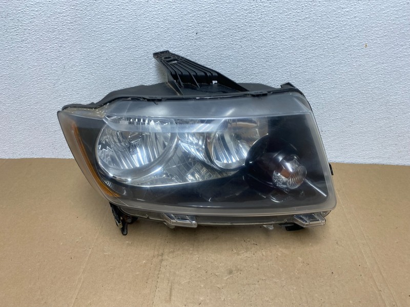 2011-2013 Jeep Grand Cherokee Right Passenger Halogen Headlight AC5639 DW