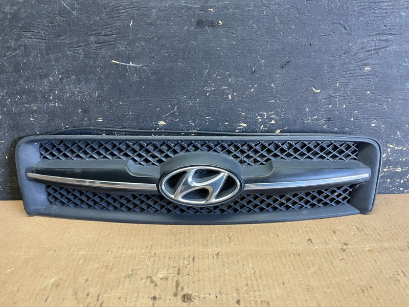 2005 to 2008 Hyundai Tucson Front Upper Grille Grill Oem AA5973 DG