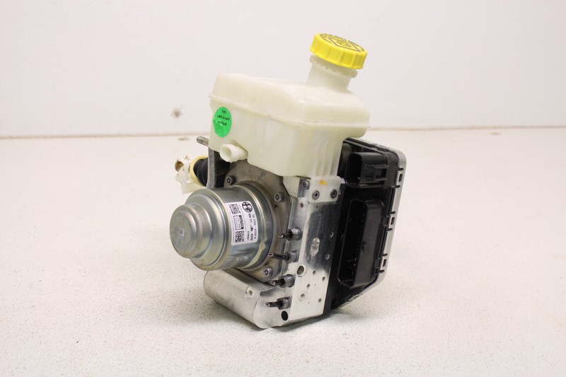 Alfa Romeo Giulia Quadrifoglio Brake Booster W/ Master Cylinder Oem 2017-2024