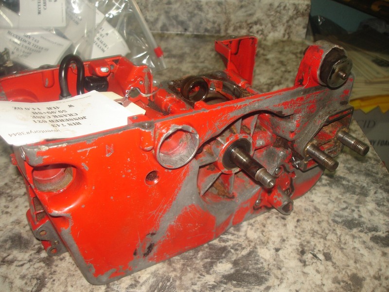 Jonsered 621crank case chainsaw part only bin 743