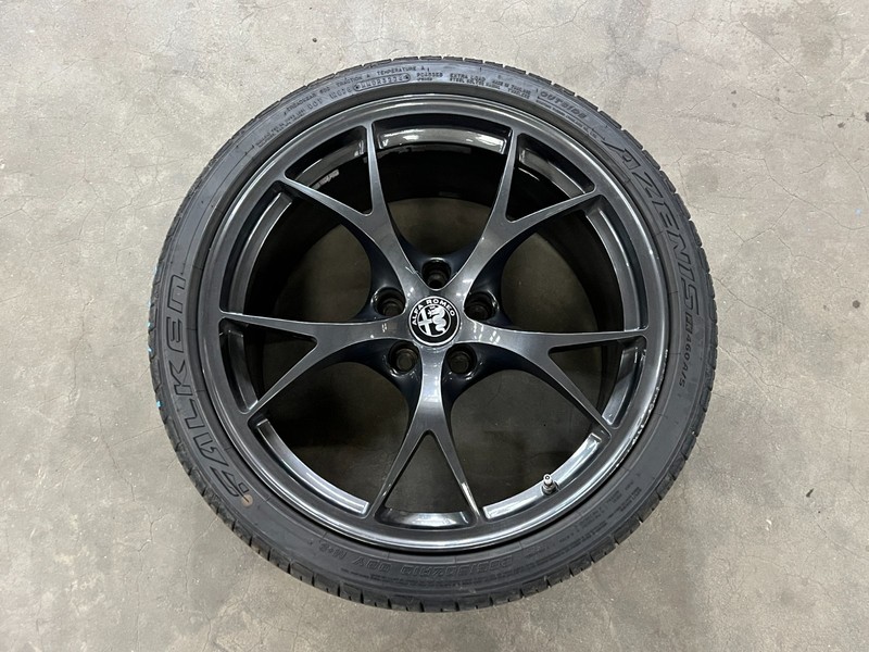 ⭐17-22 ALFA ROMEO GIULIA QUADRIFOGLIO WHEEL RIM TIRE 285/30/19 10X19 OEM LOT2716