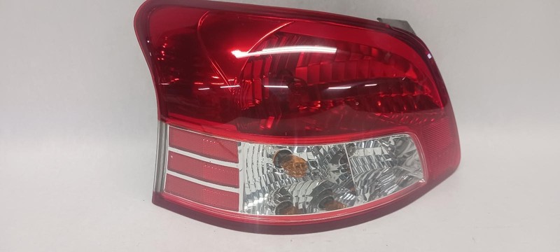 07-'12 TOYOTA YARIS Sedan Left driver Taillight OEM Grade A!