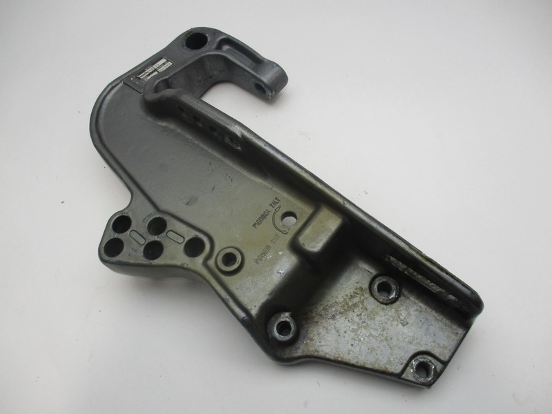 1484-9823M Mariner 40 HP Outboard STBD Right Transom Clamp Bracket 8929M