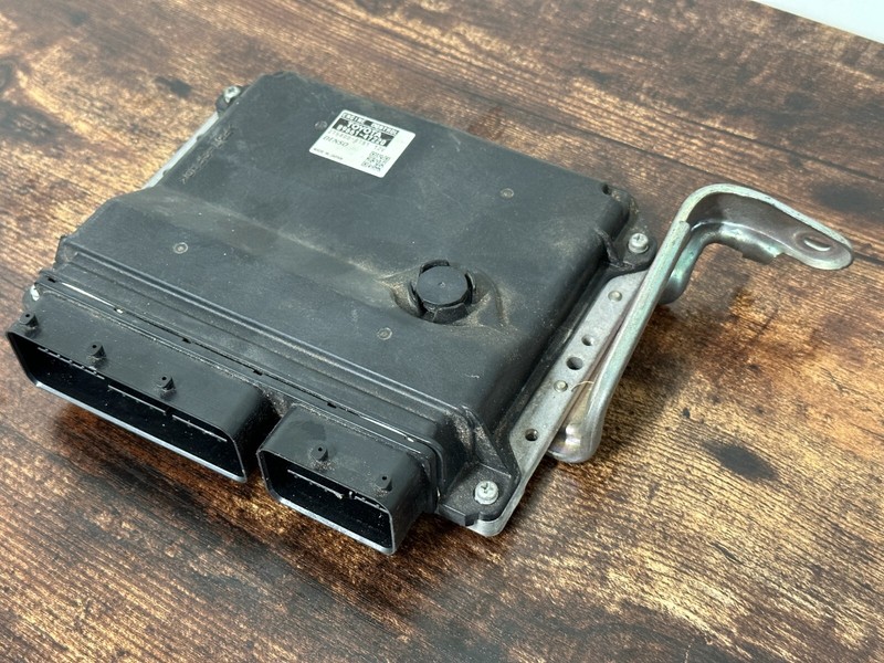 🟢 TOYOTA 89661-47220 ENGINE CONTROL UNIT OEM 8966147220